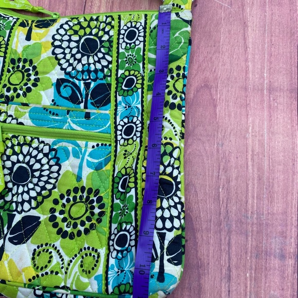 Vera Bradley grey with multicolor floral crossbody - Picture 5 of 6